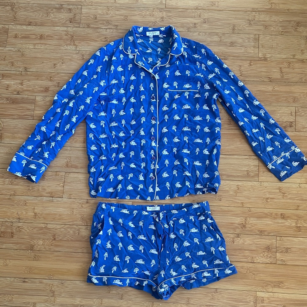 Equipment 100% Silk Pajama Lounge Set - blue and white bunny mushroom small